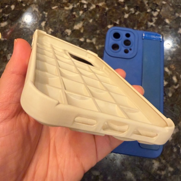 iPhone 12 Pro Max Spigen Cream and Blue Phone Case Duo - Picture 4 of 16